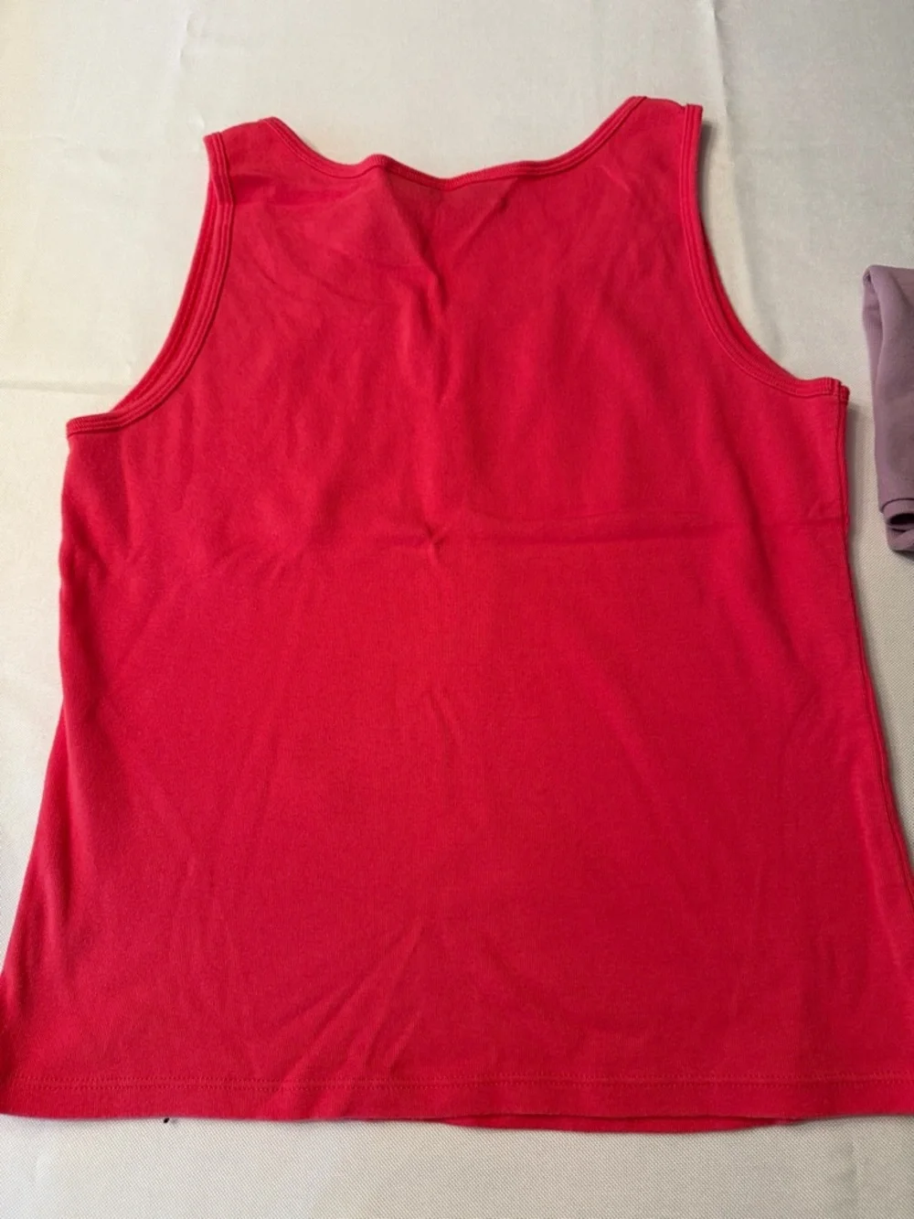 2 DKNY jeans sleeveless New York sleeveless tops size XL
Light purple, pink/red - Picture 9 of 10